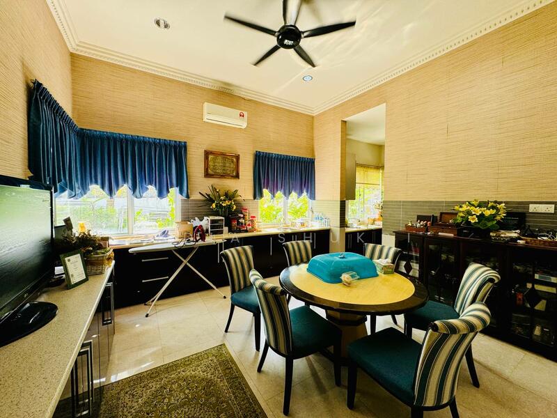 Rumah Banglo untuk Dijual di Seksyen 13 (Shah Alam) - Nadia Shukri - Kitchen - PropertyGuru.com.my