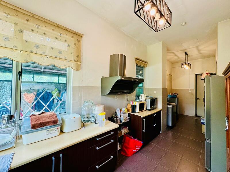 Rumah Banglo untuk Dijual di Seksyen 13 (Shah Alam) - Nadia Shukri - Kitchen - PropertyGuru.com.my
