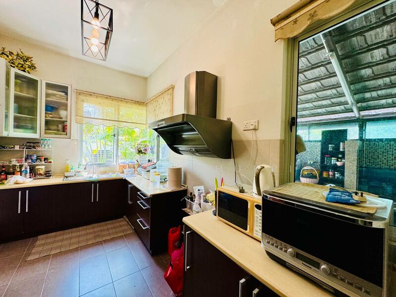 Rumah Banglo untuk Dijual di Seksyen 13 (Shah Alam) - Nadia Shukri - Kitchen - PropertyGuru.com.my