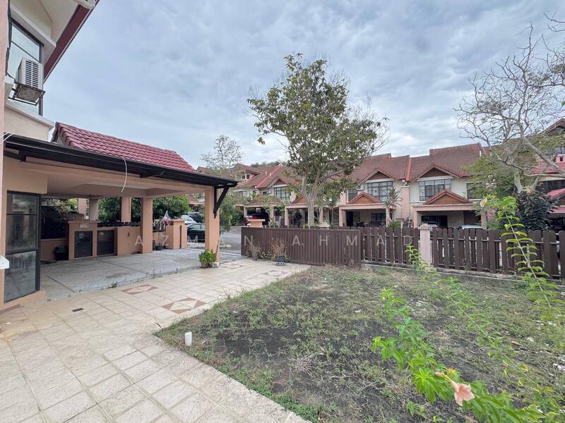 2.5-storey Terraced House for Sale in Presint 16 (Putrajaya) - Azman Ahmad - Exterior - PropertyGuru.com.my