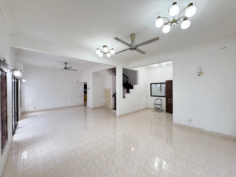 2.5-storey Terraced House for Sale in Presint 16 (Putrajaya) - Azman Ahmad - Living Room - PropertyGuru.com.my