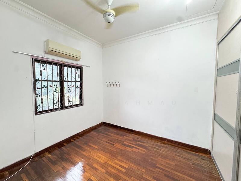 2.5-storey Terraced House for Sale in Presint 16 (Putrajaya) - Azman Ahmad - Bedroom - PropertyGuru.com.my