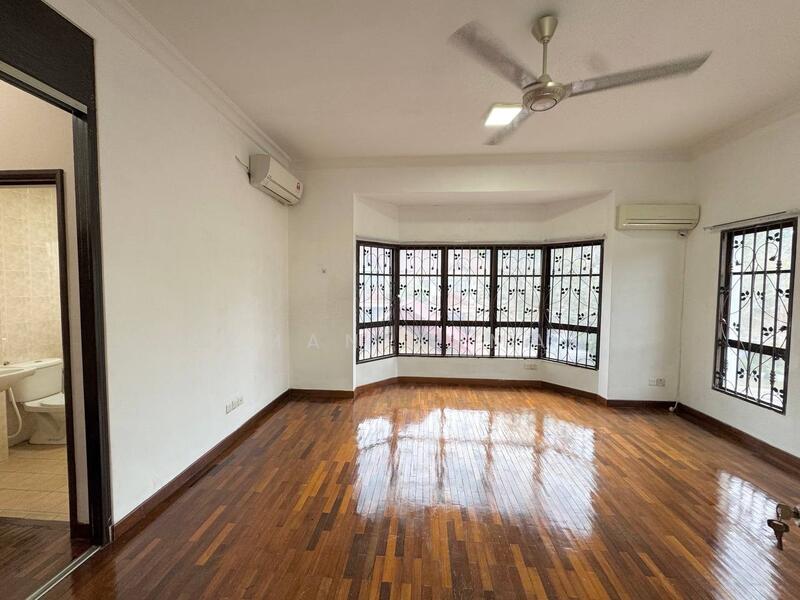2.5-storey Terraced House for Sale in Presint 16 (Putrajaya) - Azman Ahmad - Living Room - PropertyGuru.com.my