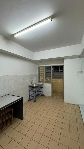 Apartment for Rent at Sri Camellia - Kamil Radzuan - Kitchen - PropertyGuru.com.my