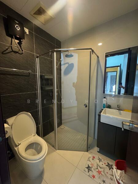 3.5 Storey Semi D @Taman Pelangi untuk Untuk Dijual - RM 2,500,000, Mac 2026 - Bathroom - PropertyGuru.com.my