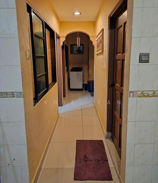 Semi-Detached House for Sale in Balakong (Selangor) - Daniel Tan - Corridor - PropertyGuru.com.my