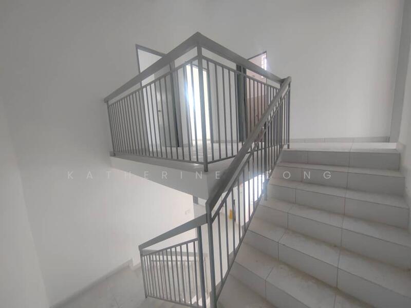 Terraced House for Sale in Taman Kundang Jaya (Rawang) - Katherine Leong - Corridor - PropertyGuru.com.my