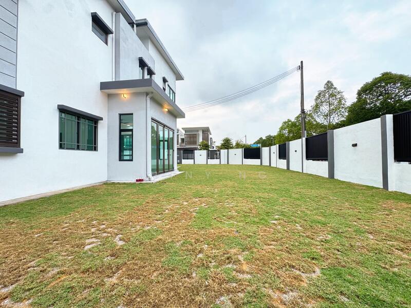 2-storey Terraced House for Sale in Bukit Raja (Selangor) - Shiny Ng - Exterior - PropertyGuru.com.my