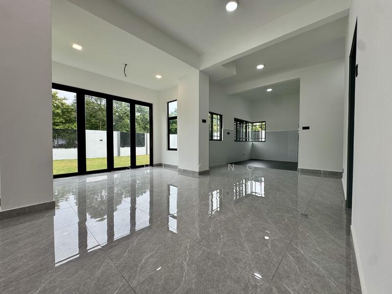2-storey Terraced House for Sale in Bukit Raja (Selangor) - Shiny Ng - Living Room - PropertyGuru.com.my
