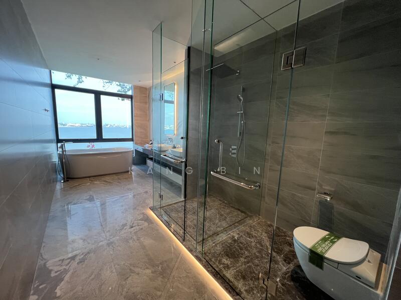 Kondominium untuk Dijual di Forest City - Kang Bin - Bathroom - PropertyGuru.com.my