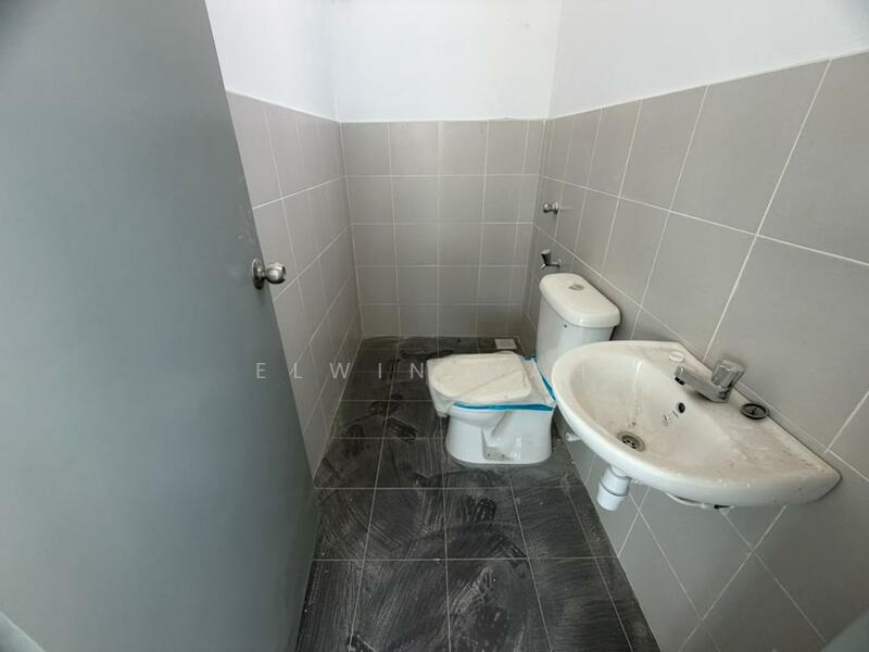 2-storey Terraced House for Sale in Taman Kundang Jaya (Rawang) - Elwin Mah - Bathroom - PropertyGuru.com.my