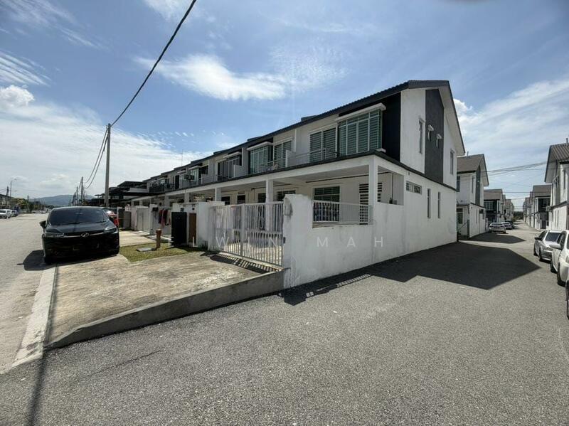 2-storey Terraced House for Sale in Taman Kundang Jaya (Rawang) - Elwin Mah - Exterior - PropertyGuru.com.my