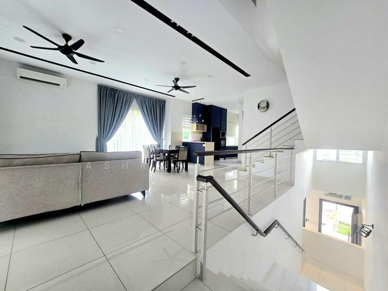 3-storey Terraced House for Sale in Bandar Rinching (Semenyih) - Ashraf Azwan - Living Room - PropertyGuru.com.my