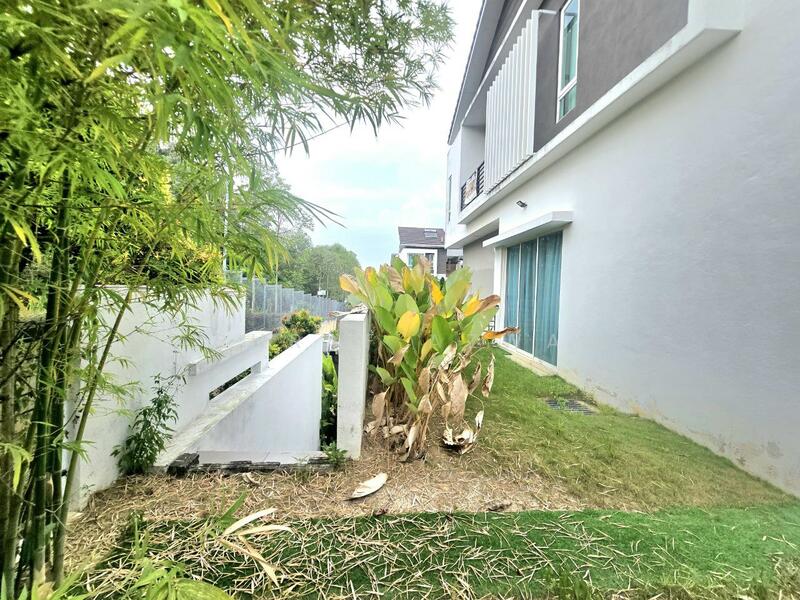 3-storey Terraced House for Sale in Bandar Rinching (Semenyih) - Ashraf Azwan - Exterior - PropertyGuru.com.my