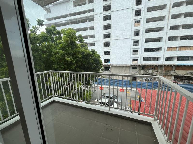 3 Storey Terrace, Lorong Madrasah untuk Untuk Dijual - RM 1,620,000, Feb 2026 - Balcony - PropertyGuru.com.my