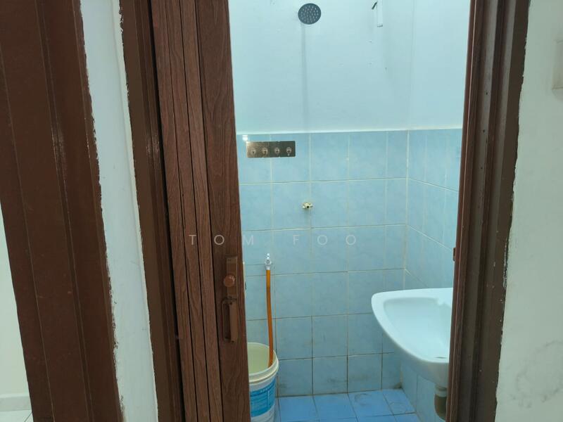 Wangsa Permai untuk Untuk Disewa - RM 650 /bulan, Feb 2026 - Bathroom - PropertyGuru.com.my