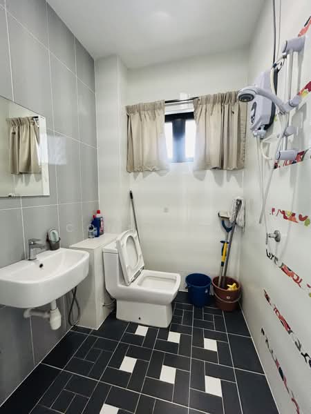 Condominium for Rent at Treetops Residence - Connie Lai - Bathroom - PropertyGuru.com.my