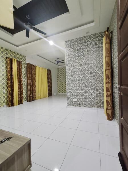1-storey Terraced House for Sale in Taman Pinggiran Bertam (Kepala Batas) - Azura Ghani - Living Room - PropertyGuru.com.my