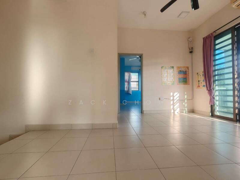 Bandar Tiram untuk Untuk Dijual - RM 738,000, Mac 2026 - Living Room - PropertyGuru.com.my