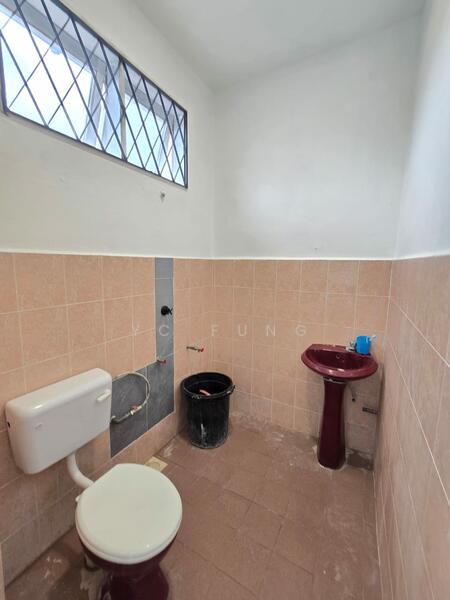 2-storey Terraced House for Sale in Johor Bahru (Johor) - YC Fung - Bathroom - PropertyGuru.com.my