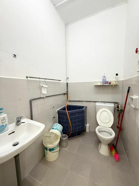 1-storey Terraced House for Sale in Taman Johor Jaya (Johor Bahru) - Vincy Sia - Bathroom - PropertyGuru.com.my