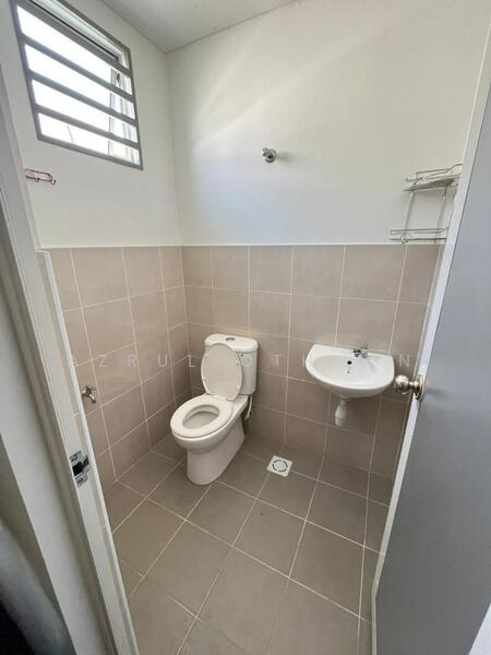 2-storey Terraced House for Sale in Seremban (Negeri Sembilan) - Azrul Othman - Bathroom - PropertyGuru.com.my