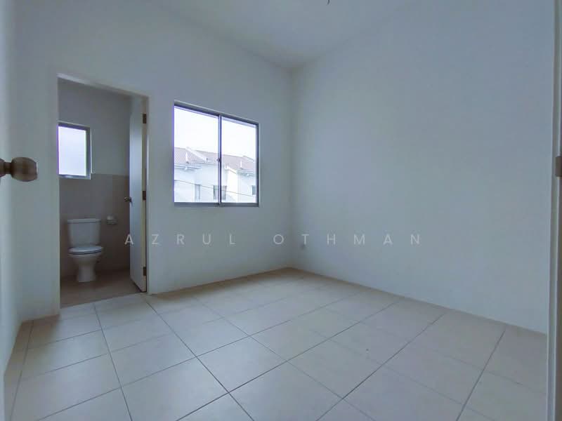 2-storey Terraced House for Sale in Iringan Bayu (Seremban) - Azrul Othman - Bathroom - PropertyGuru.com.my