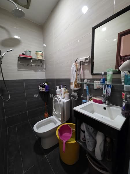 2-storey Terraced House for Sale in Bandar Baru Sri Petaling (Sri Petaling) - Wing Lam - Bathroom - PropertyGuru.com.my