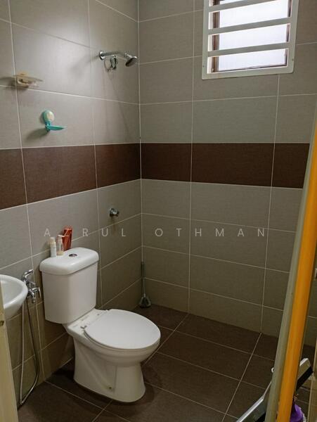 Semi-Detached House for Sale in Lukut (Negeri Sembilan) - Azrul Othman - Bathroom - PropertyGuru.com.my