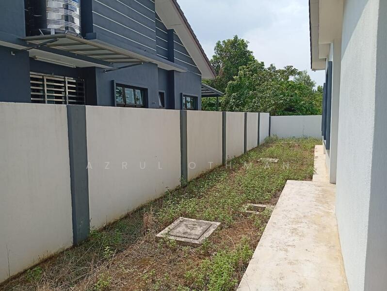 Semi-Detached House for Sale in Lukut (Negeri Sembilan) - Azrul Othman - Exterior - PropertyGuru.com.my