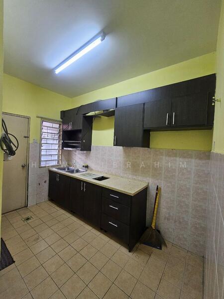 2-storey Terraced House for Sale in Taman Semenyih Permata (Semenyih) - Hawa Ibrahim - Kitchen - PropertyGuru.com.my
