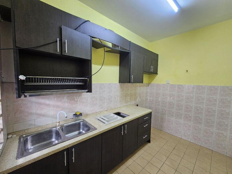 2-storey Terraced House for Sale in Taman Semenyih Permata (Semenyih) - Hawa Ibrahim - Kitchen - PropertyGuru.com.my