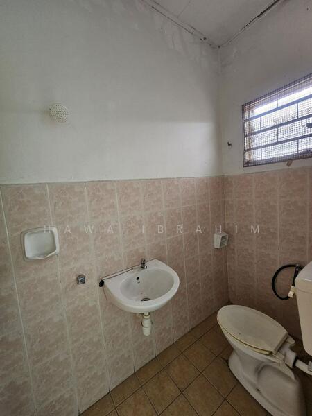 2-storey Terraced House for Sale in Taman Semenyih Permata (Semenyih) - Hawa Ibrahim - Bathroom - PropertyGuru.com.my