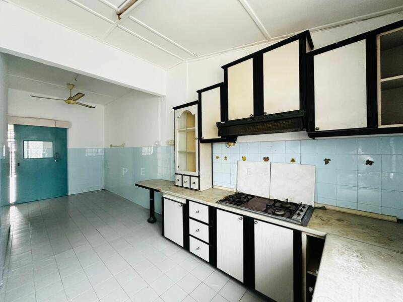 Taman Johor Jaya untuk Untuk Dijual - RM 500,000, Mac 2026 - Kitchen - PropertyGuru.com.my