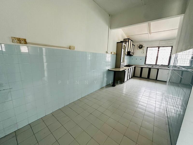 Taman Johor Jaya untuk Untuk Dijual - RM 500,000, Mac 2026 - Kitchen - PropertyGuru.com.my