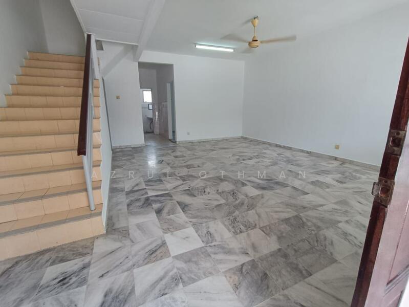 2-storey Terraced House for Sale in Taman Sri Penaga (Sikamat) - Azrul Othman - Living Room - PropertyGuru.com.my
