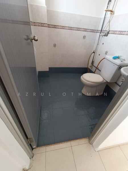 2-storey Terraced House for Sale in Taman Sri Penaga (Sikamat) - Azrul Othman - Bathroom - PropertyGuru.com.my