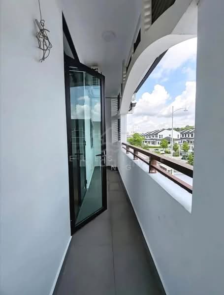 Rumah Teres 2 Tingkat untuk Dijual di Eco Majestic (Semenyih) - Celestine Ting - Balcony - PropertyGuru.com.my