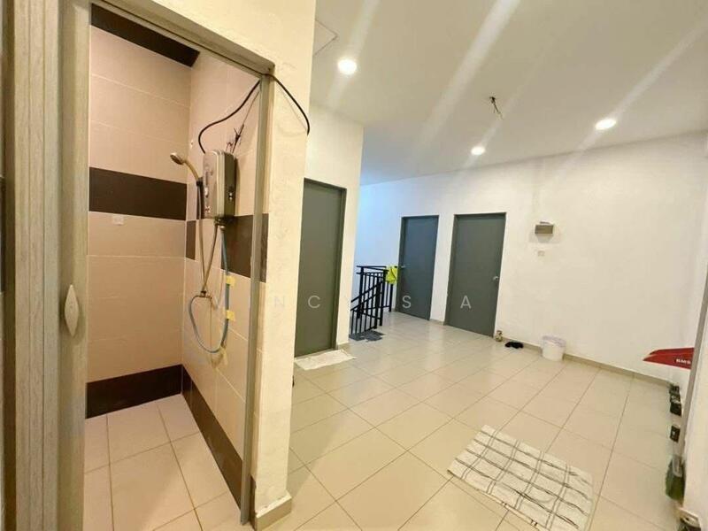 Taman Sri Kulai Baru untuk Untuk Dijual - RM 488,000, Feb 2026 - Bathroom - PropertyGuru.com.my
