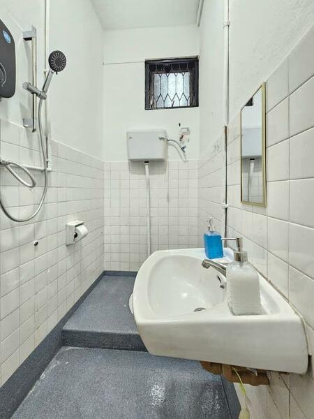 2-storey Terraced House for Sale in Taman Tasek (Johor Bahru) - Melinda Ee - Bathroom - PropertyGuru.com.my