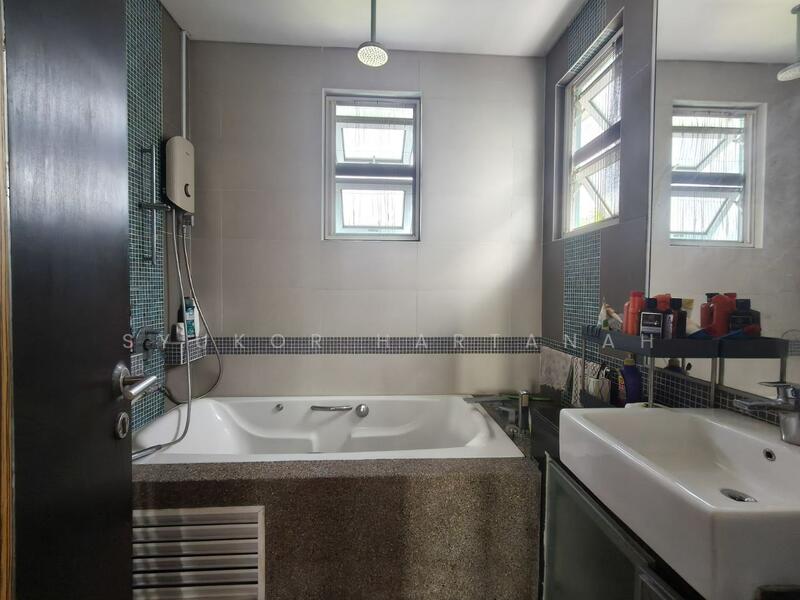 Bungalow for Sale in Bukit Beruntung (Selangor) - Syukor Hartanah - Bathroom - PropertyGuru.com.my