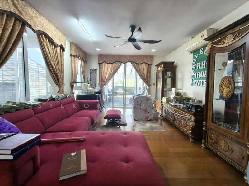 Bungalow for Sale in Bukit Beruntung (Selangor) - Syukor Hartanah - Living Room - PropertyGuru.com.my