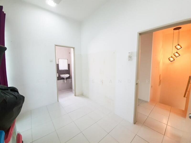 Semi-Detached House for Sale in Bandar Saujana Putra (Tanjong Duabelas) - Arief Iskandar - Interior - PropertyGuru.com.my