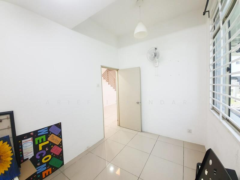 Semi-Detached House for Sale in Bandar Saujana Putra (Tanjong Duabelas) - Arief Iskandar - Interior - PropertyGuru.com.my