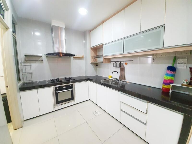 Semi-Detached House for Sale in Bandar Saujana Putra (Tanjong Duabelas) - Arief Iskandar - Kitchen - PropertyGuru.com.my