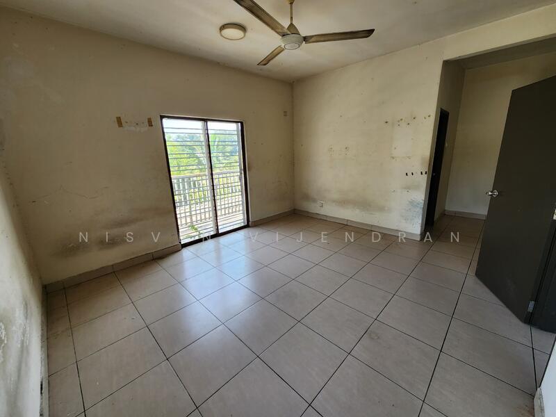 2-storey Terraced House for Sale in Rawang (Selangor) - Nisven Vijendran - Living Room - PropertyGuru.com.my