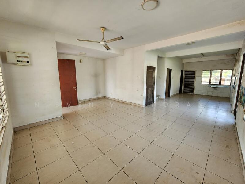 2-storey Terraced House for Sale in Rawang (Selangor) - Nisven Vijendran - Living Room - PropertyGuru.com.my