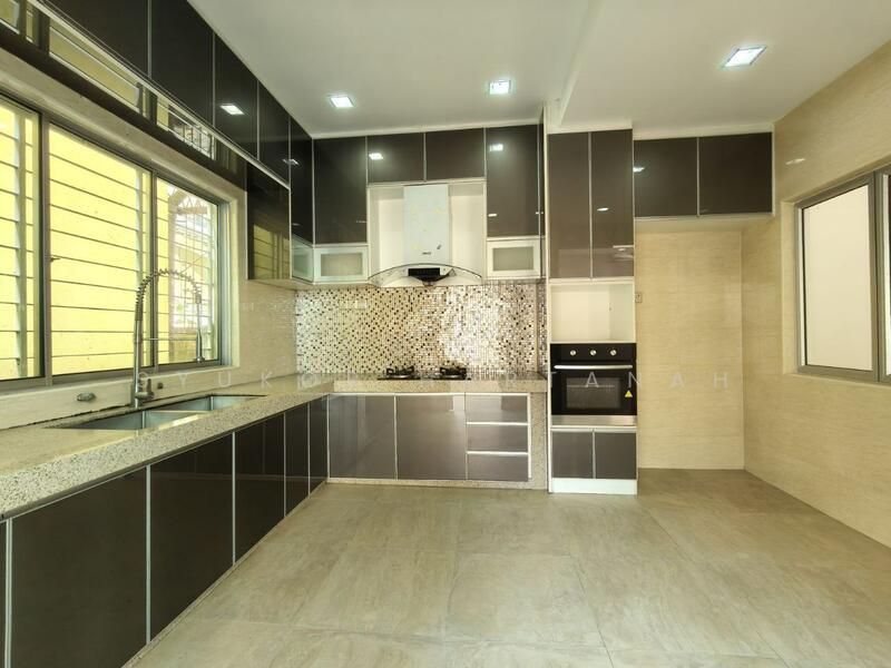 Semi-Detached House for Sale in Rawang (Selangor) - Syukor Hartanah - Kitchen - PropertyGuru.com.my