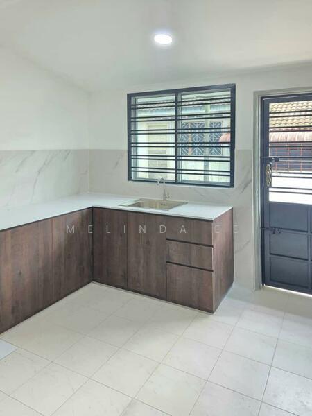 Taman Johor Jaya untuk Untuk Dijual - RM 588,000, Feb 2026 - Kitchen - PropertyGuru.com.my