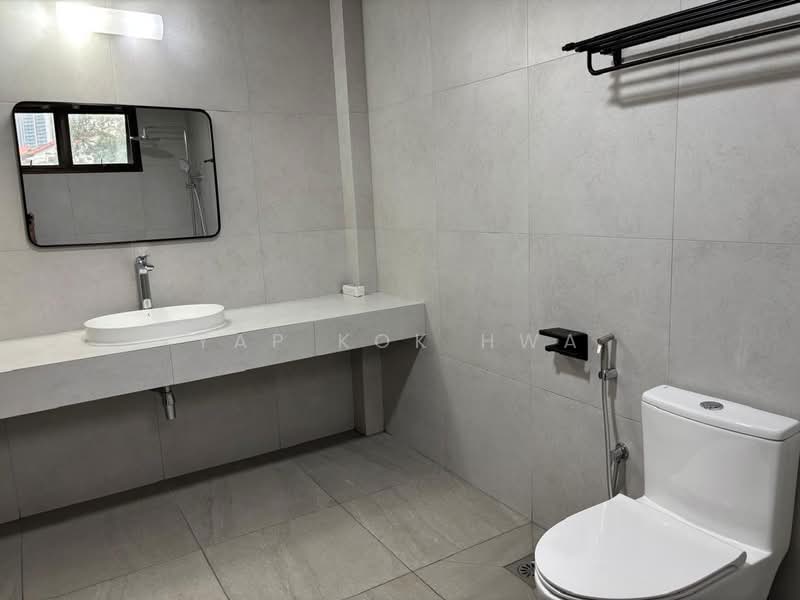 Condominium for Sale at Sri Kenny - Yap Kok Hwa - Bathroom - PropertyGuru.com.my